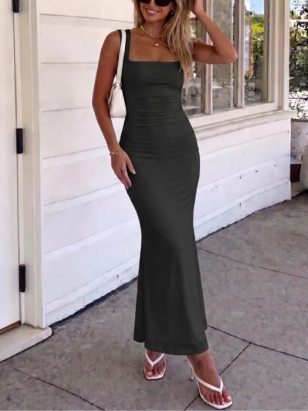Square Neck Black Maxi Dress with Ruched Waist - Image 3