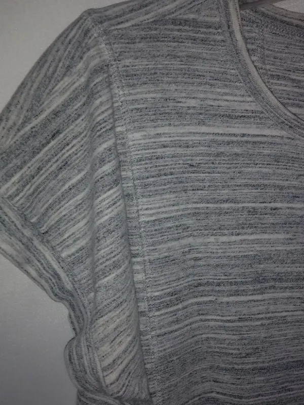 Athleta M Gray Heathered Workout Top - Image 2