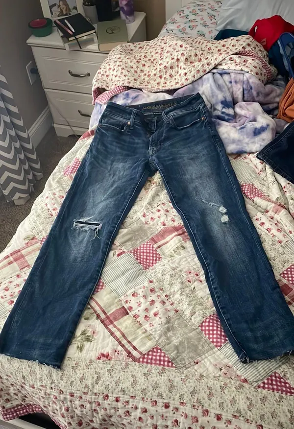 Straight Leg Cropped Jeans - Image 4