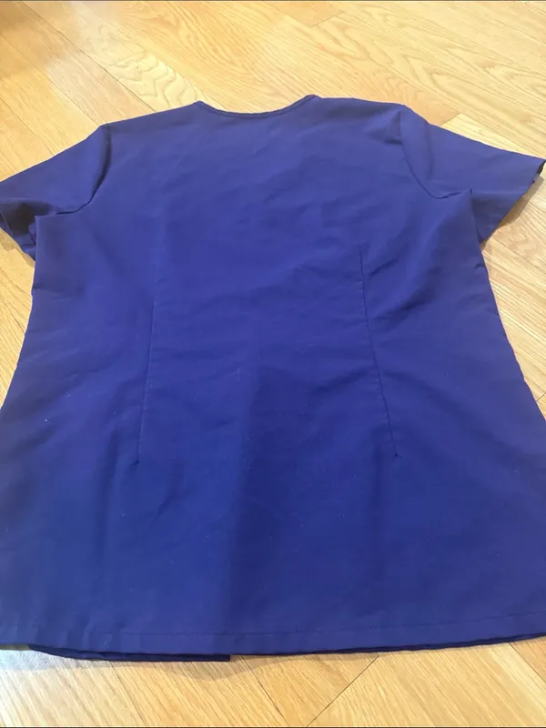 Figs purple jam Casma  scrub top size small. - Image 6
