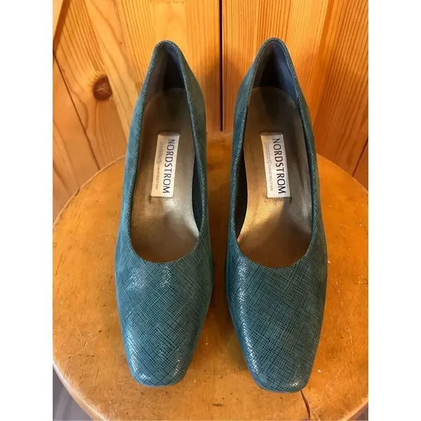Nordstrom block heels comfort construction leather size 8.5 ￼ - Image 2