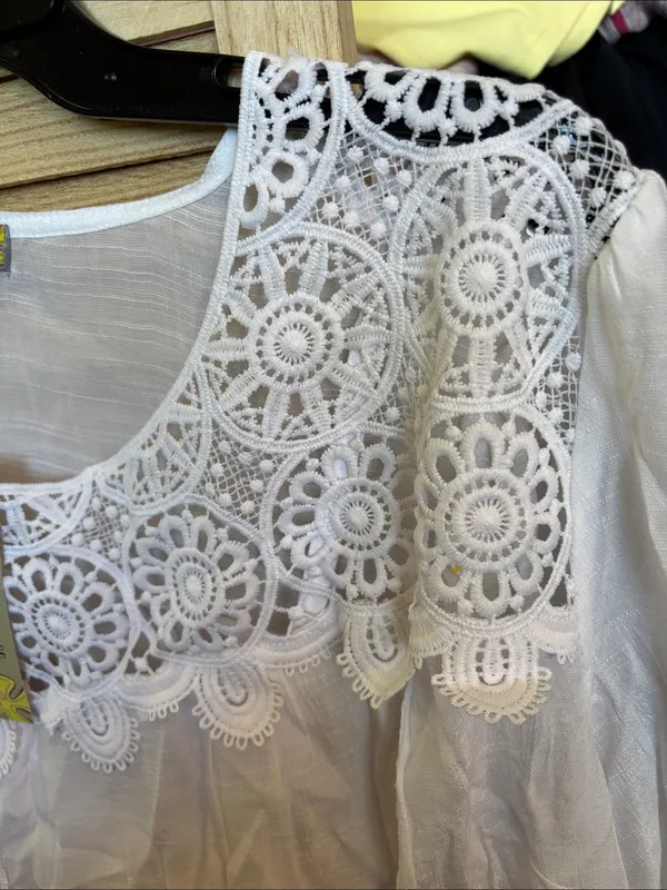 Figueroa and Flowet White Crochet Yoke Women's Blouse 1X NWT - Image 6