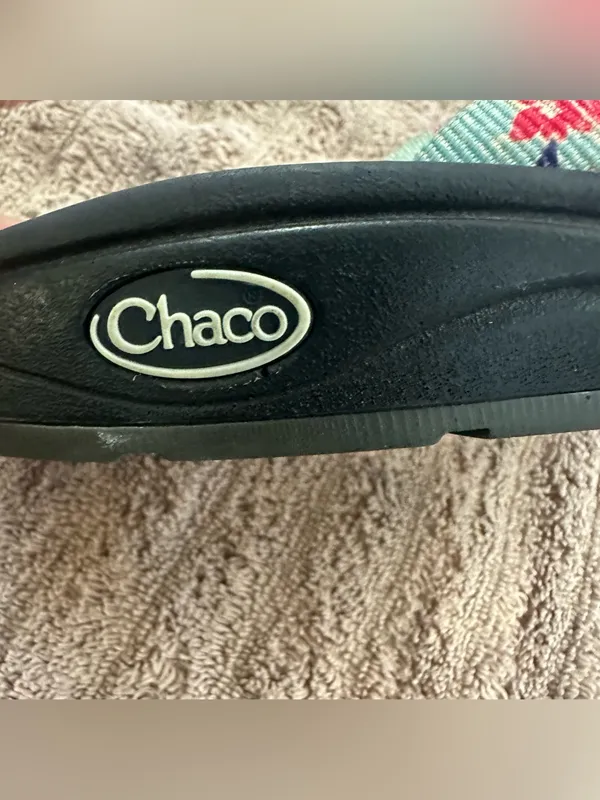 Chaco Women's Black Flip Flops with Floral Straps and Mustard Toe Post SZ:9 - Image 5
