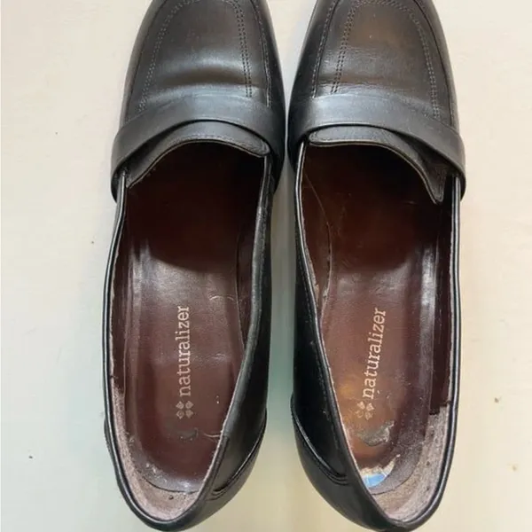 Naturalizer Leather Heeled Women’s 7.5 Slip-On Comfort Dress Shoes Black Classic - Image 2