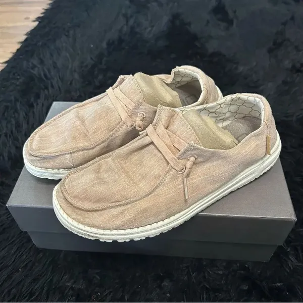 HEY DUDE tan glitter casual shoes sneakers women’s 8 - Image 2