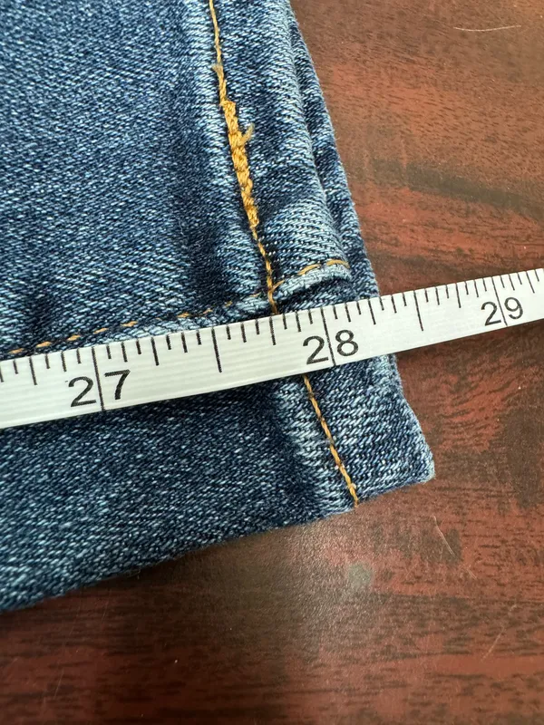 Levi’s 711 Skinny Jeans Size 28 - Image 9