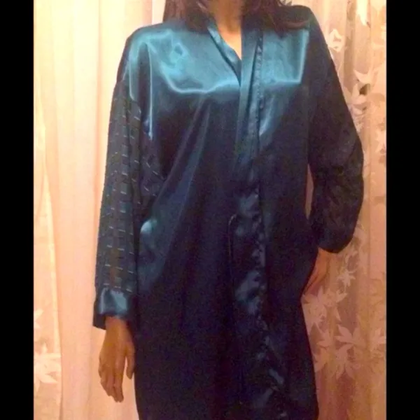 Victoria’s Secret Hunter Green Satin Robe Sheer Glitter Sleeves Small - Image 3