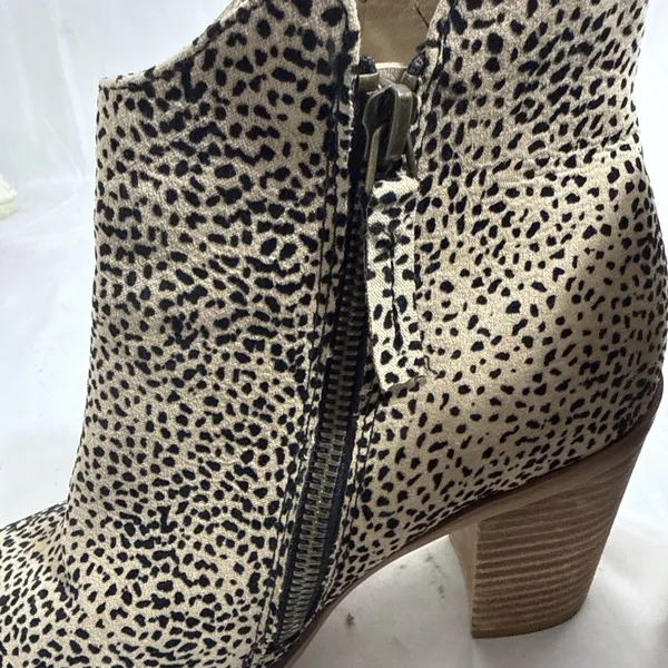 Mia Animal Print Ankle Boots 3” Heel Womens 8W Soft Upper Rubber Sole Zip Up - Image 3