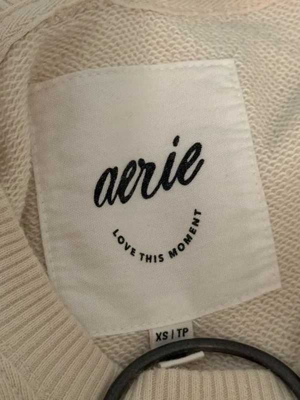 Aerie The Chill Crew Graphic Love Sweatshirt in Cream - Image 4