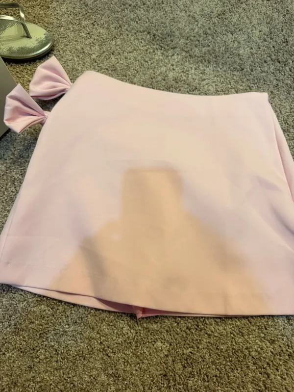 SHEIN Pastel Pink Mini Skirt with Bow Accents - Image 3