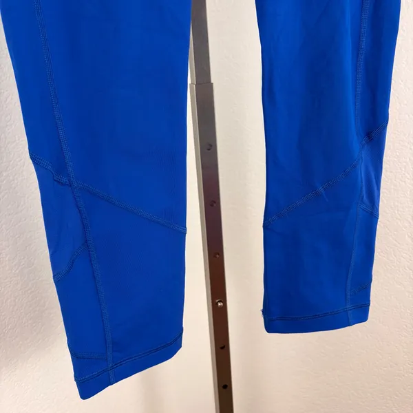 Lululemon cobalt blue cropped leggings - Image 3