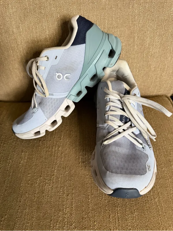 On Cloudflyer 4 Running Shoes Women's 9 Glacier Cobble Blue Athletic Sneakers - Image 2