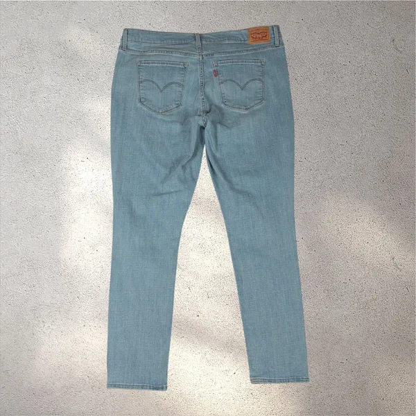 Levi's 311 Shaping Skinny Jeans Women's 34 Light Wash Stretch Denim Minimalist - Image 2