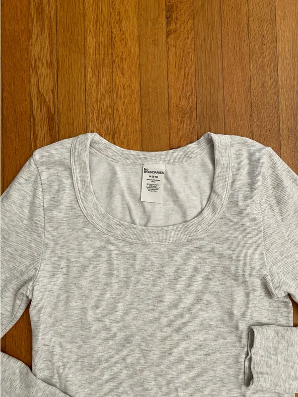 No boundaries long sleeve grey top - Image 3