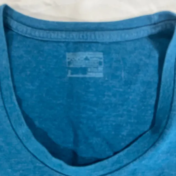 Patagonia Scoop Neck T-Shirt Women's Small Blue Logo on Back - Image 3