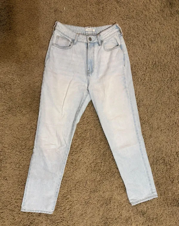 Mom Jeans - Image 2