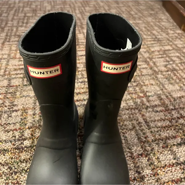 Hunter Classic Black Waterproof Boots - Image 2