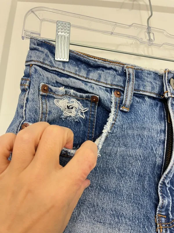Abercrombie & Fitch Size 26 High Rise Mom Shorts Distressed Denim - Image 3