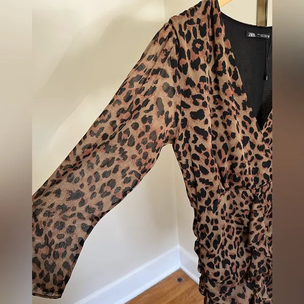 Zara Leopard Print Ruched Wrap Mini Dress M Bodycon Date Night Sexy - Image 4