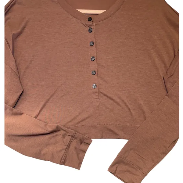 Vuori Womens Avalon Long Sleeve Henley Crop Mauve Brown Pink Size M Relaxed Fit - Image 4