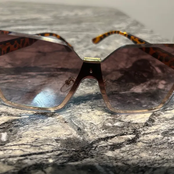 Stylish Brown Sunglasses - Image 9