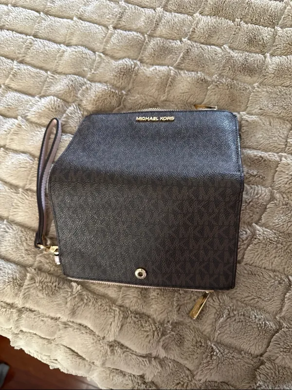 Michael Kors Pink & Brown Logo Wristlet Wallet - Image 3