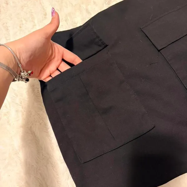 Forever 21 black mini cargo skirt - Image 3