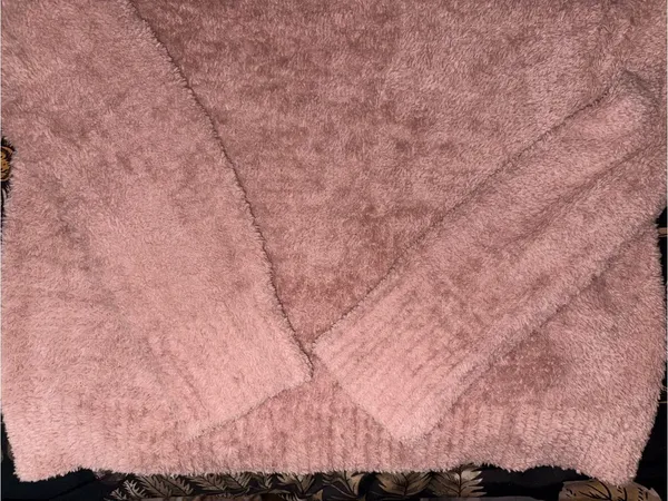 La Hearts Plush Crewneck Sweater in Dusty Pink NWOT - Image 2