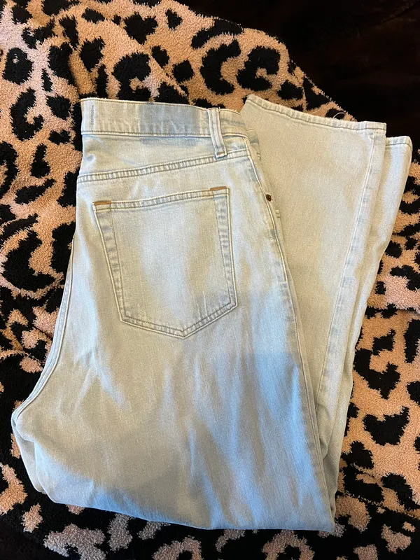 Abercrombie Curve Love Straight Leg Jeans - Image 2