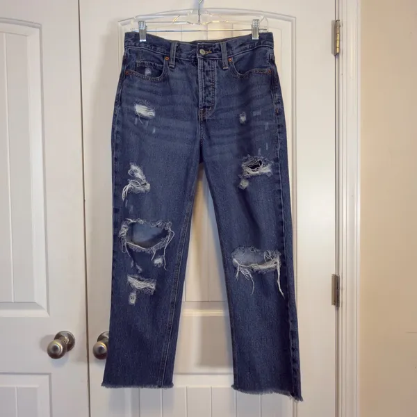 Old Navy High Rise Slouchy Straight Distressed Crop Jeans Blue Button Fly Size 4 - Image 2