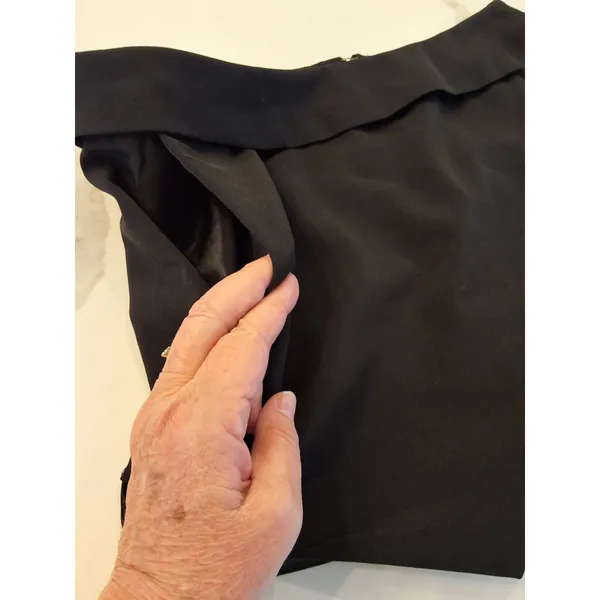Forever 21 Black Asymmetrical Skort Size Large Faux Wrap Mini Shorts Skirt - Image 2