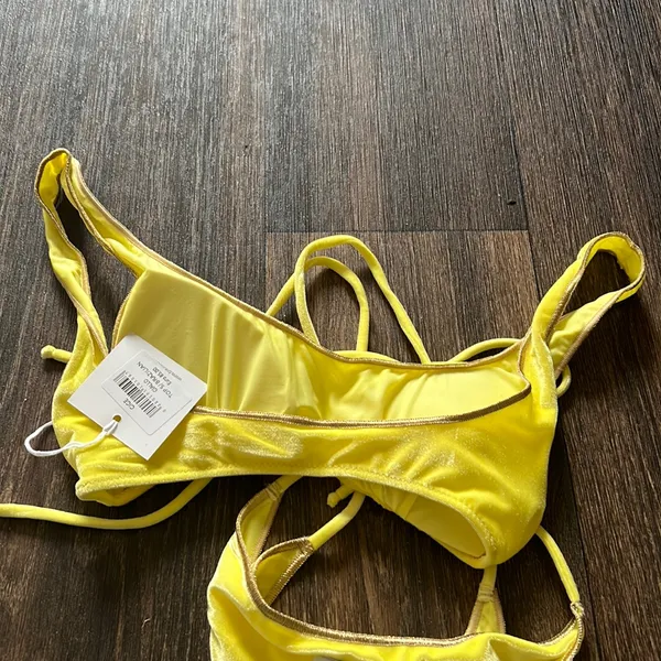 Bikini Lovers in Gige Giallo Bikini Gold - Image 6