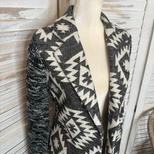 SKIES ARE BLUE Women's Medium Knit Blazer Aztec Southwest Black White Cardigan - Image 10
