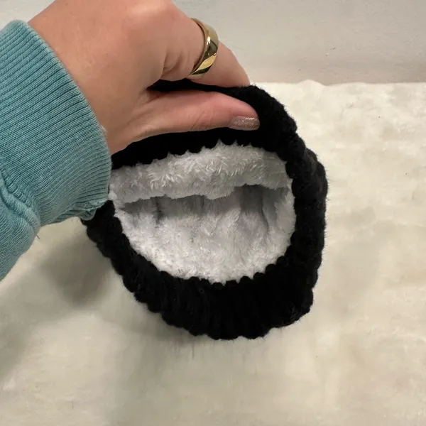 Detroit Lions beanie hat! NFL, winter warm, fuzzy, lined, black, cozy hat!! - Image 2