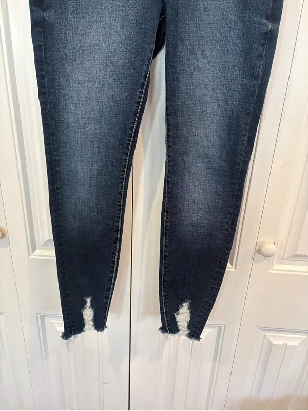 BKE Victoria universal fit mid rise ankle skinny jeans size 27 - Image 4