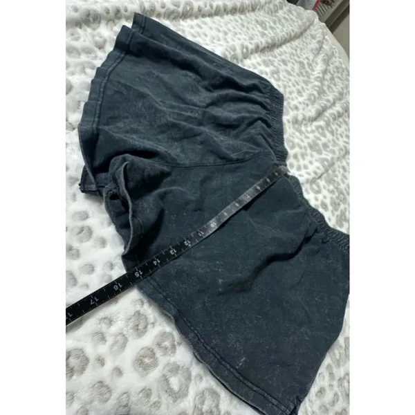 Nike grey shorts - Image 4