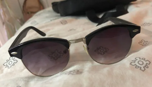 Black Cat Eye Sunglasses - Image 2