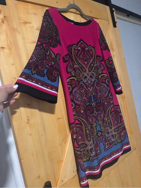 ⁠Muse‎ Pink & Blue Paisley Knit Shift Dress Quarter Sleeve Zip Back Size 10⁠ - Image 2