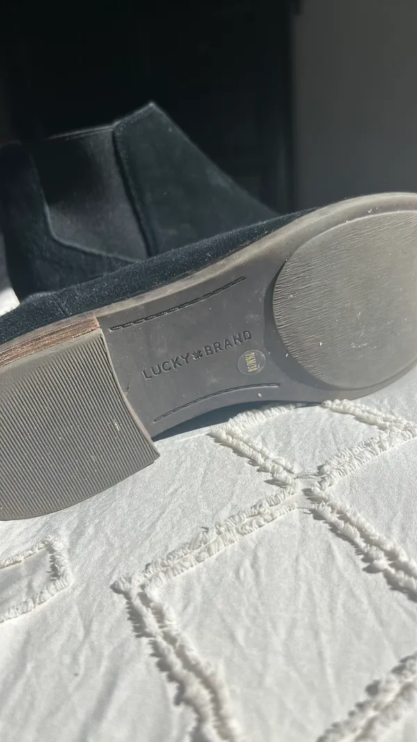 Lucky Brand Chelsea Boots - Image 4