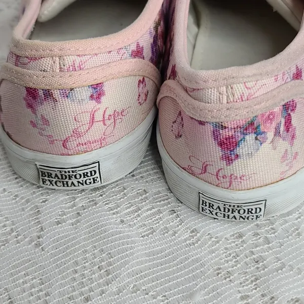 The Bradford Exchange Lena Liu breast cancer shoes 6.5 - Image 6