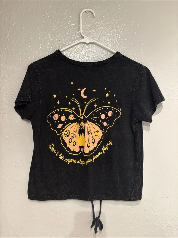 On Fire Black Washed Crewneck Tee Preppy Sz M T-shirt - Image 4