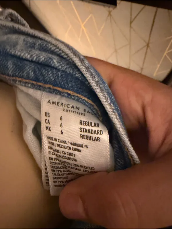 American Eagle Light Wash Women's Straight Jeans - Image 6