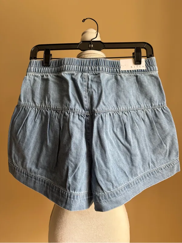 Risen Elastic Light Blue Denim Button-Front Slouchy Shorts NWT - Image 7