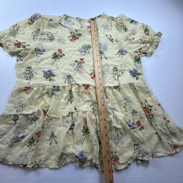 Lily‎ White Floral Yellow Sheer blouse women Size L Short Sleeve - Image 4