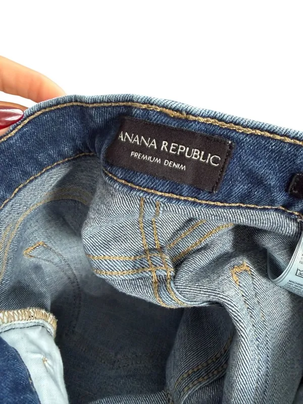 BANANA REPUBLIC Women’s Mid Rise Denim Shorts Size 25 - Image 5