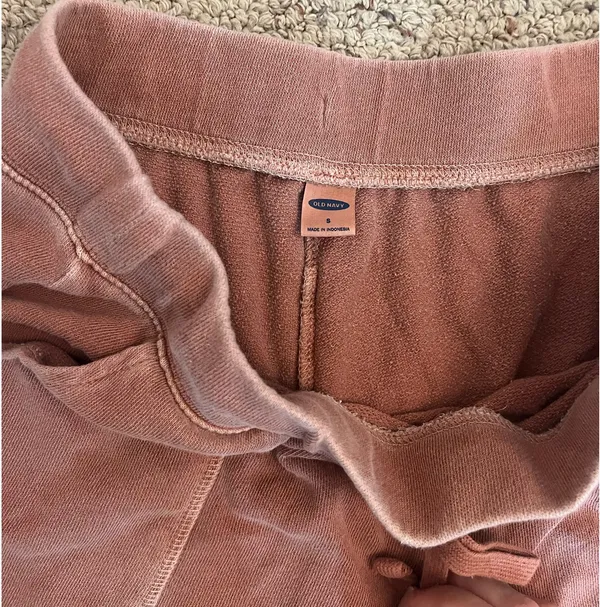 Old navy sweat shorts  - Image 2