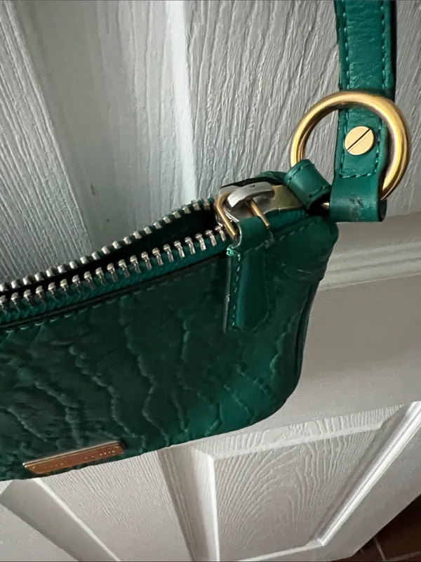 Marc Jacobs Emerald Green Textured Leather Crossbody Bag - Image 3