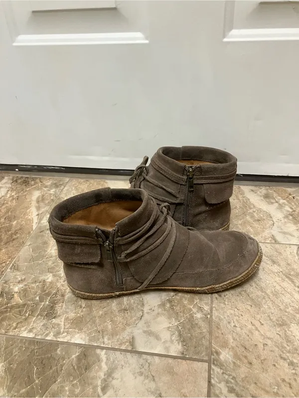 UGG brown Caspia Boot - Image 4