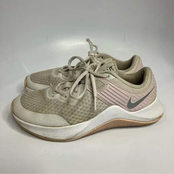 Nike sneakers white‎ pink size 6.5 - Image 2