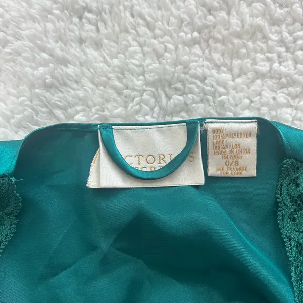 Victoria's Secret Gold Tag Emerald Lace trim robe - Image 2